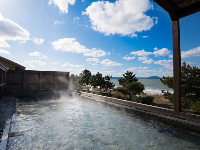 Open-air bath